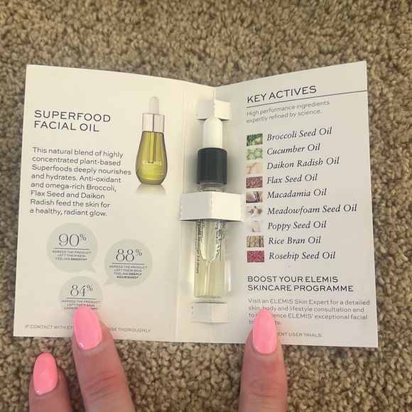 5 ELEMIS samples and two cosmetic bags! - Picture 4 of 8